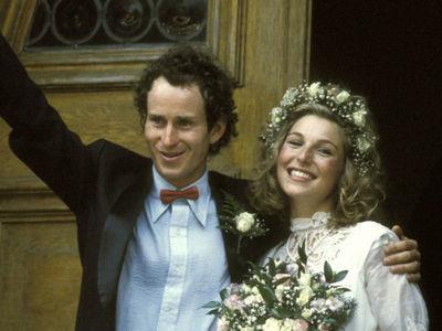 网球明星约翰·麦肯罗与约翰·麦肯完婚