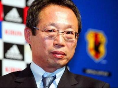 日本足球教练员冈田武史出生