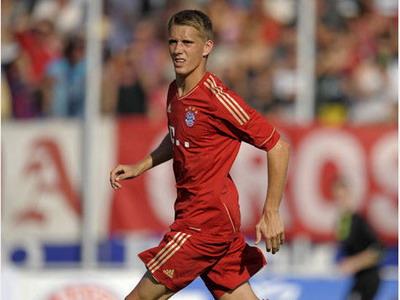 德国足球运动员尼尔斯·彼得森出生