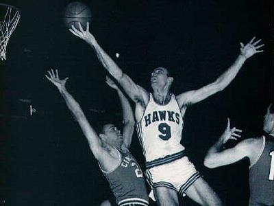 美国篮球运动员鲍勃·佩蒂特出生