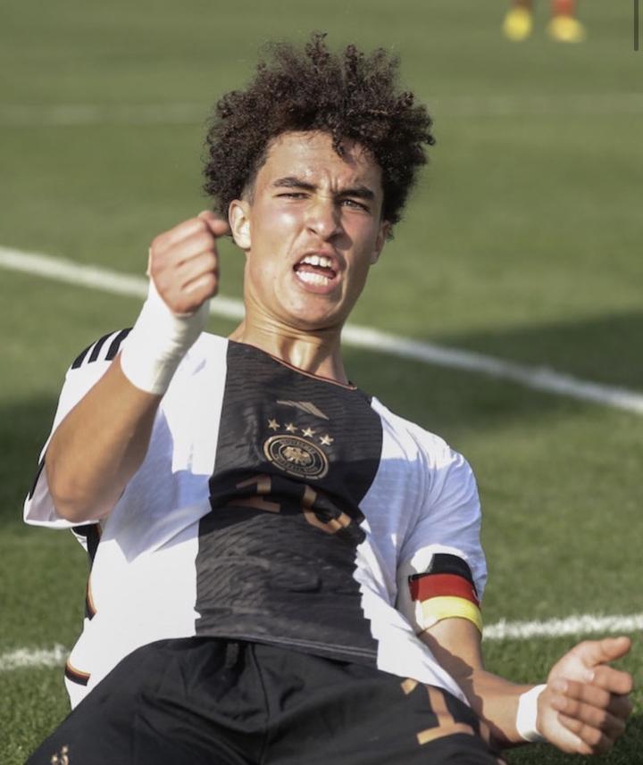 弗赖堡的16岁小将Noah Darvich在U1