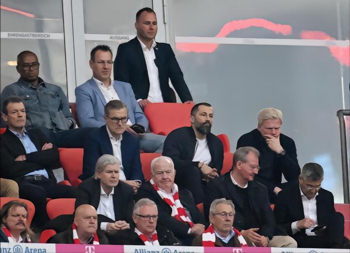 德媒：一些拜仁球员对高层的批评感到不安，和高层关系紧张