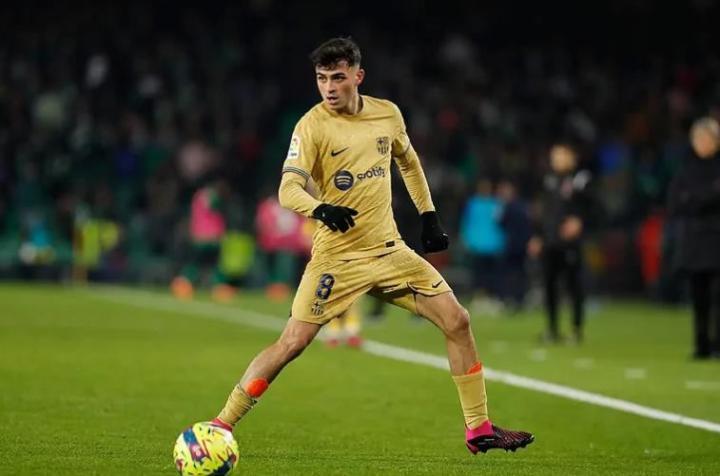 记者：巴萨不想冒险，佩德里本赛季将不会复出