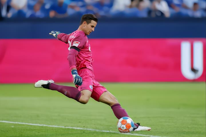 不信任施沃洛！WAZ：赖斯可能选择朗格尔作为打莱比锡首发