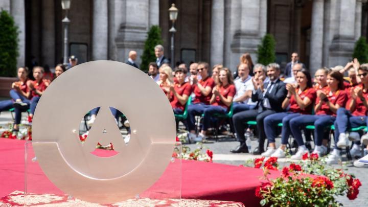 5月22日，罗马女足在罗马卡比托利欧广场得到了罗