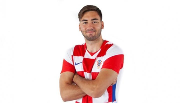 贝廖首次入选克罗地亚国家队，这名效力于奥格斯堡的
