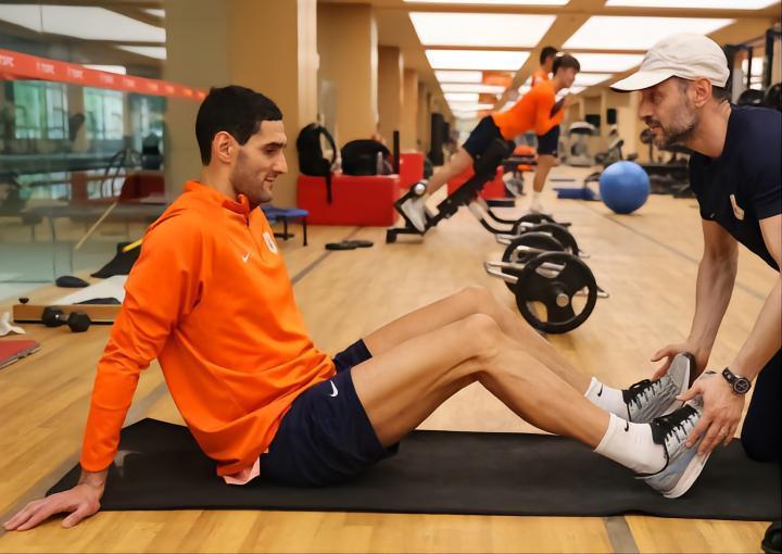 费莱尼在中超对阵深圳队直接参与8球