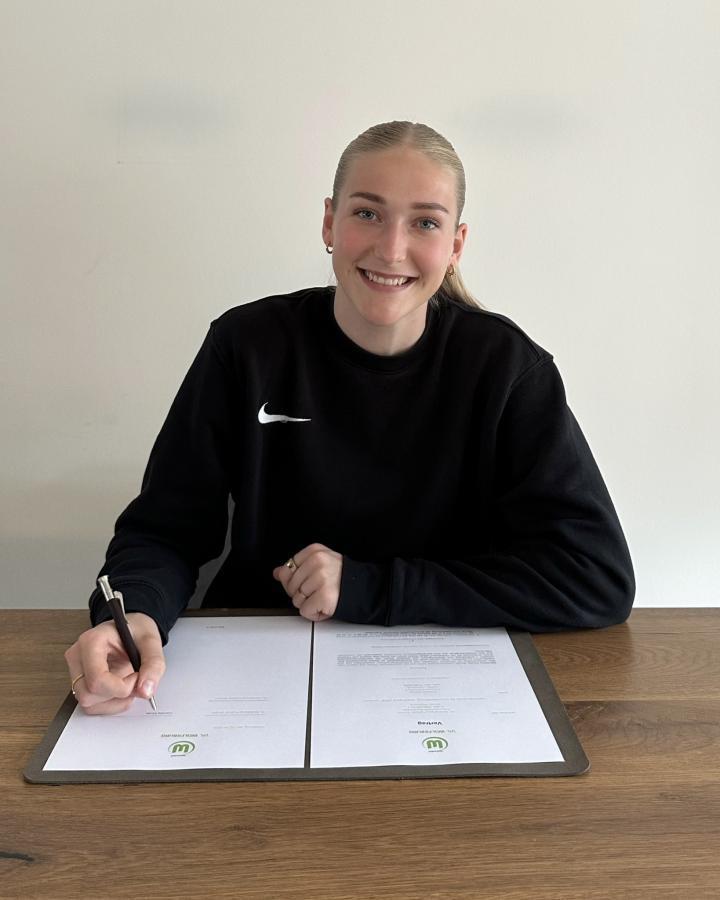 ??官宣??沃们从法兰克福女足签下19岁后防小将卡密