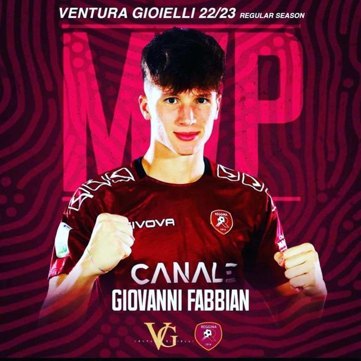 蓝黑小牛MVP！国际米兰外租雷吉纳的20岁中场球