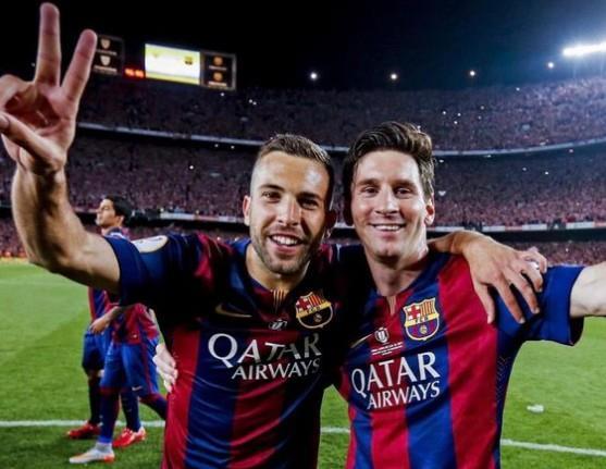 梅西祝福阿尔巴：场上你是绝对的好搭档，谢谢你做的一切