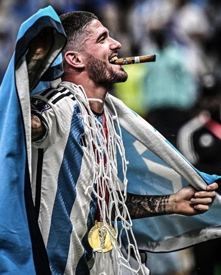 德保罗的雪茄不会是从阿坤那抢的吧