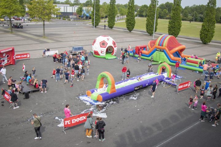 5月20日荷甲俱乐部埃蒙吉祥物SIBI的五岁生日