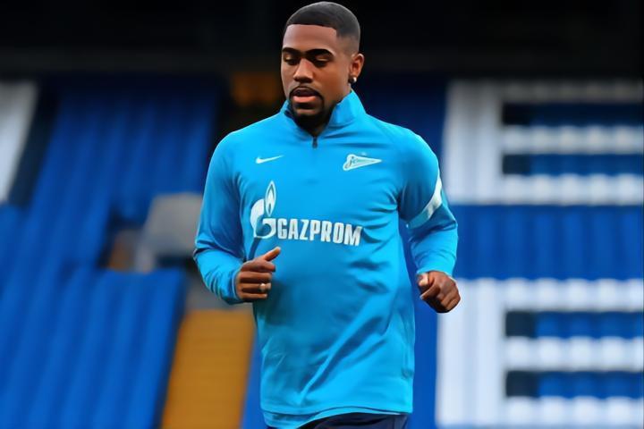 英媒：阿森纳、曼城以及巴黎圣日耳曼对马尔科姆感兴趣