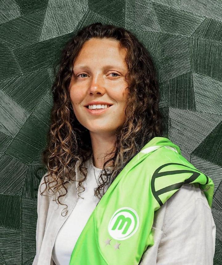 官宣：23岁的Fenna Kalma从特温特女足