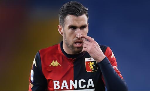 热那亚33岁荷兰中场斯特鲁曼向VI透露：他愿意在