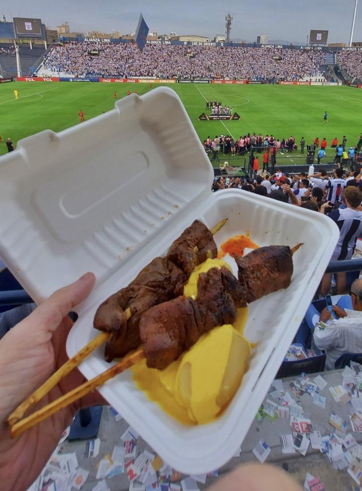 利马联盟牛心串 土豆20秘鲁索尔（4英镑）