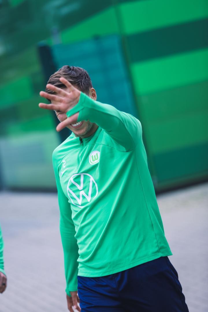 今天周五 敲锣打鼓来评论区聊聊你会怎么度过周末吧