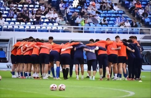 记者：多名球员受伤，山东泰山可能只能双外援踢青岛