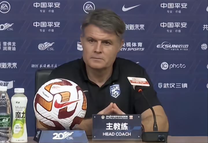 佩德罗：对阵南通后球队直接来到沧州，训练也以恢复为主