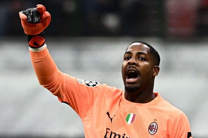 根据罗马体育报的消息，AC米兰希望延长迈尼昂的合