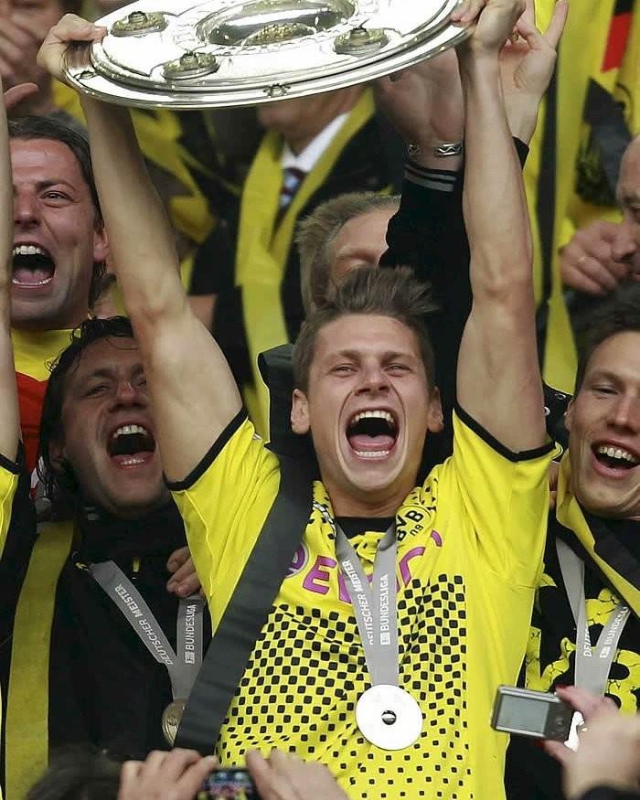 皮什切克为多特加油：明天再赢一次吧，小伙子们