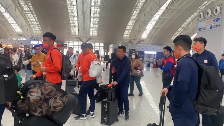 泰山队出征青岛，仅两名外援随队，3人复出，德比海报出炉