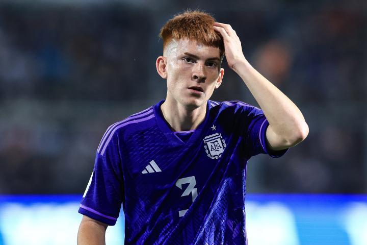 ESPN记者：尤文图斯已经与阿根廷年轻左后卫巴伦