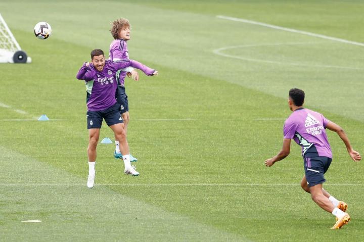 阿扎尔训练图，今晚联赛会首发登场吗？