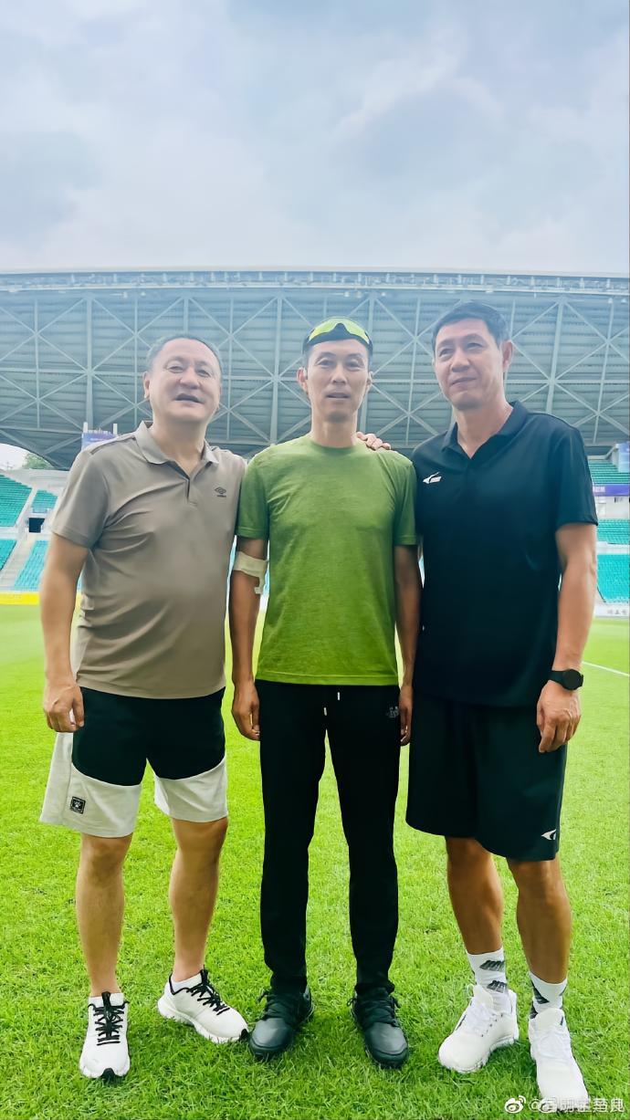 足球报：95年黎兵马明宇南下广州，年入不到20万，分了一套房