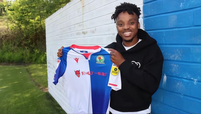 官方 : 布莱克本免签普利茅斯前锋恩尼斯