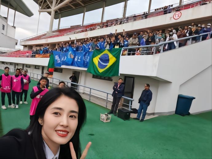 赵丽娜：以前国内女足比赛就几十个人看，踢世界杯才大开眼界