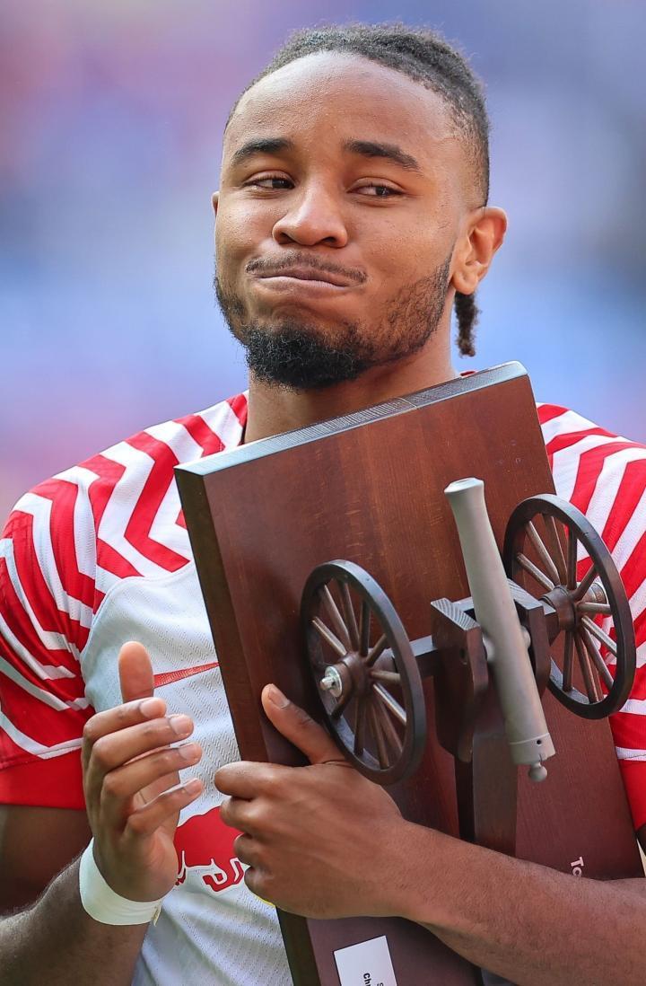 祝贺恩昆库获得本赛季德甲金靴