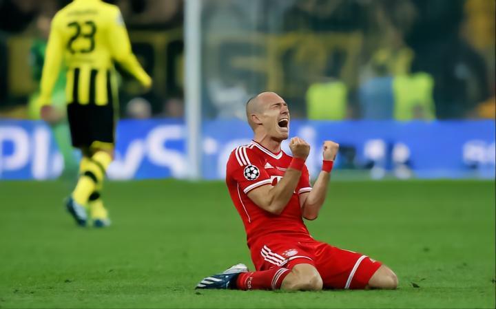 一脚踢出一个盛夏，你必将载入拜仁的史册！