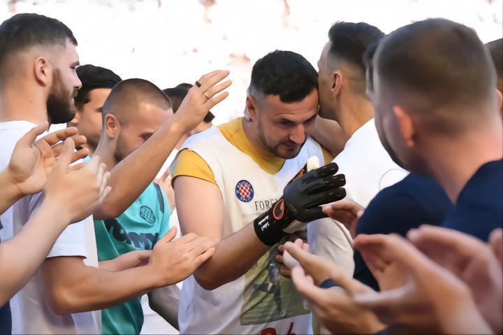 根据Index的报道，哈伊杜克门将苏巴西奇在对阵