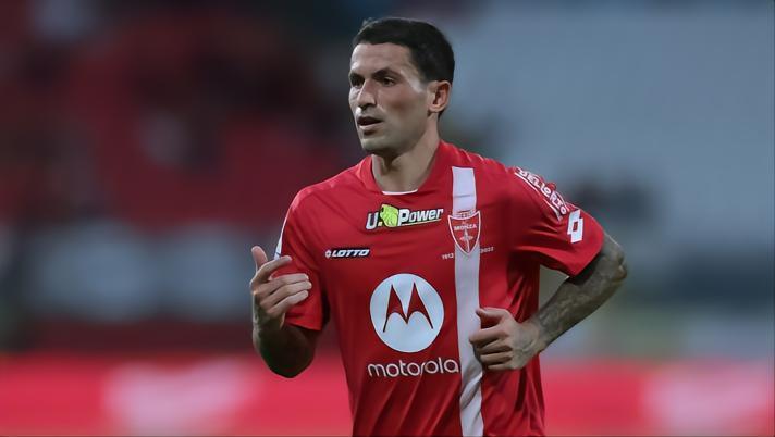 避免球员自由转会，米体：国米想在今夏彻底卖掉森西