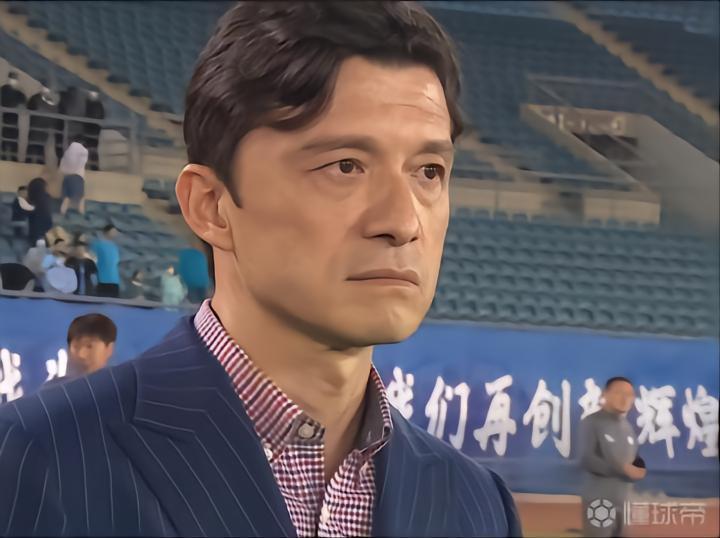 足球报：管理层继续信任谢晖，同时就球队表现有一些调整思路