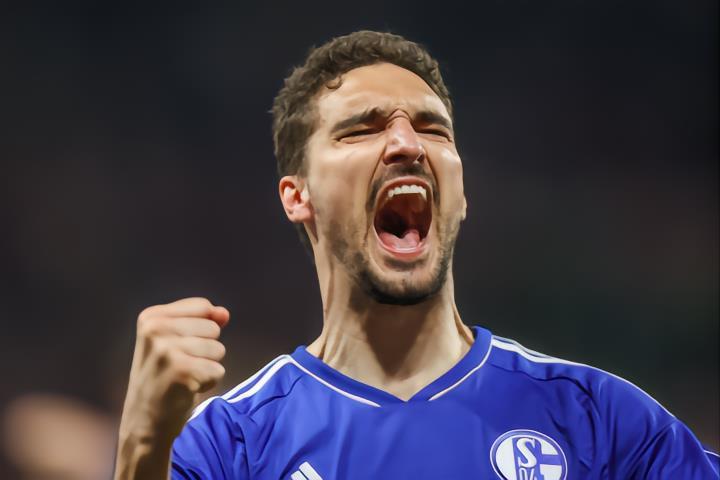 波兰记者：沙尔克后卫卡明斯基即将和球队完成续约