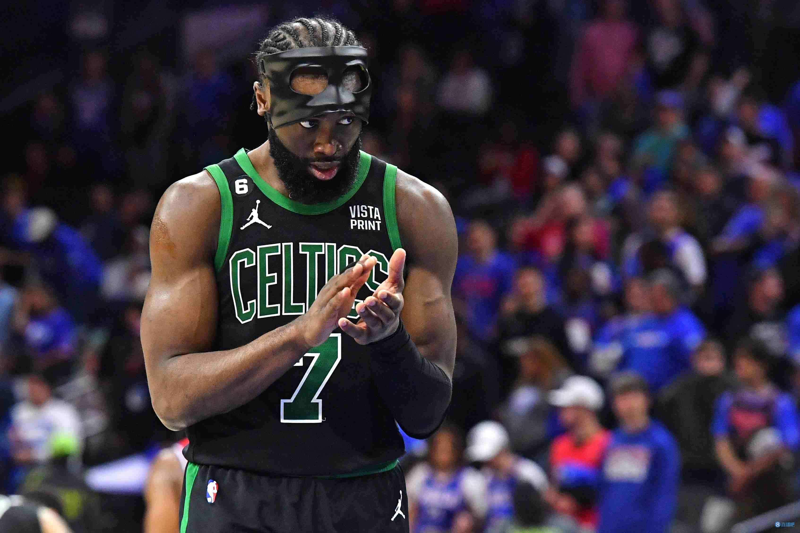 持球还得练练！杰伦抢七战出现8失误 NBA历史第二多