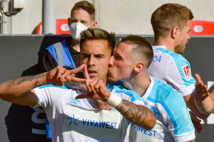 1、据WAZ的消息，下赛季沙尔克的总预算是180