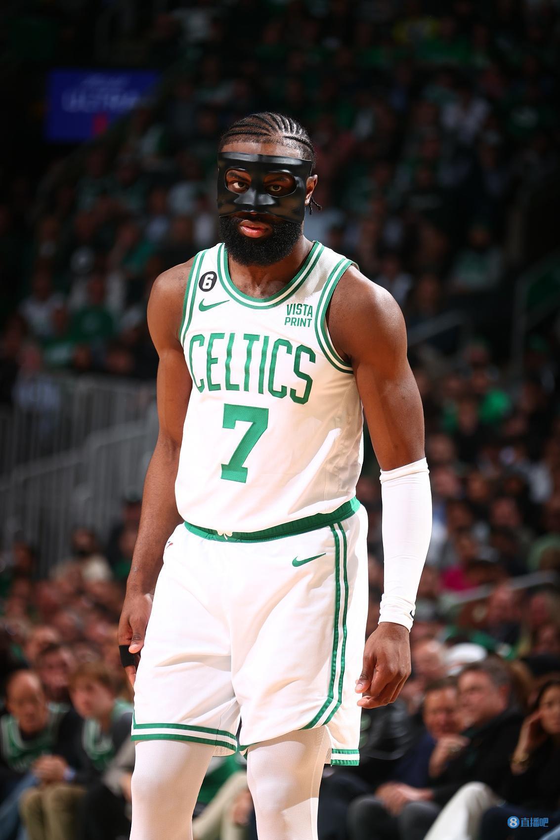 美媒发问：凯尔特人应该5年2.95亿续约杰伦-布朗吗？