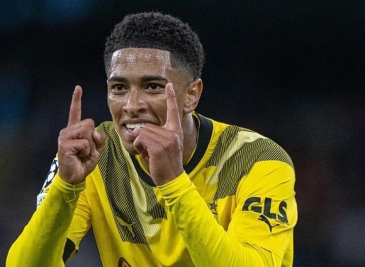 贝林厄姆谈当选德甲赛季最佳球员：这是我最自豪的奖项之一