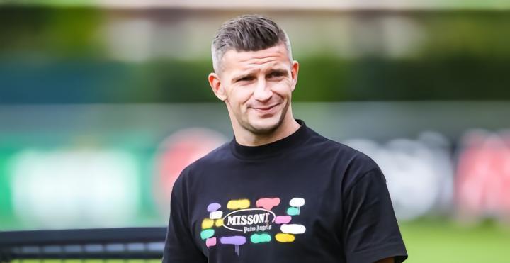 荷媒：前费耶诺德前锋林森可能重返荷甲