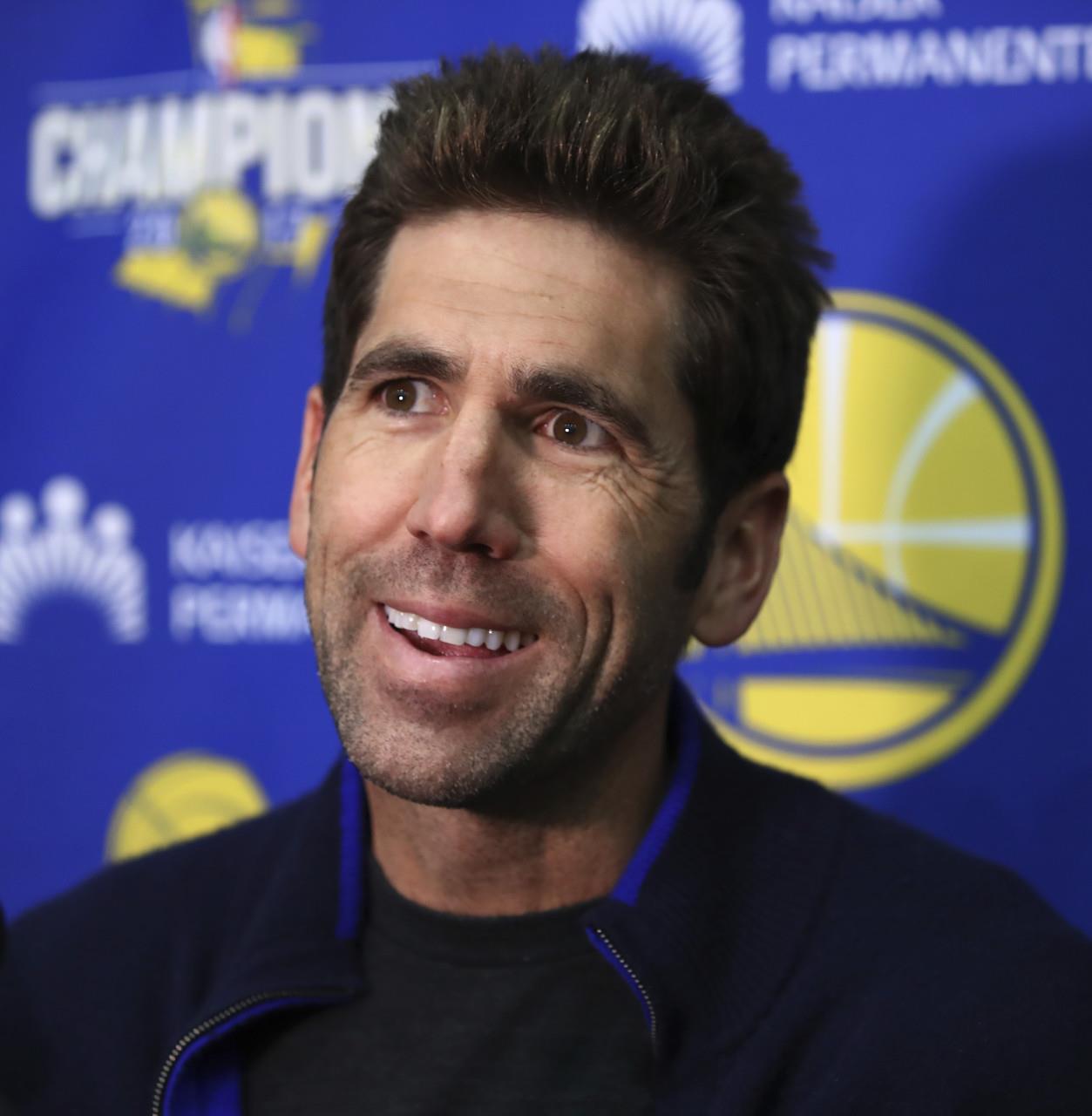 Woj：迈尔斯拒绝了足以让他成为联盟收入最高高管之一的续约合同