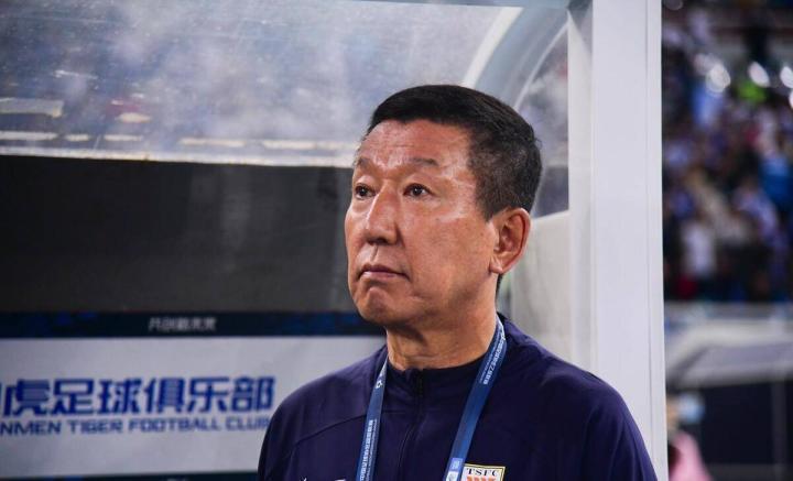 渐行渐远！“小摩托”费南多已经将崔康熙的耐心消磨殆尽