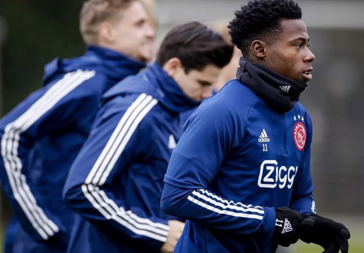 荷媒：前荷兰国脚普罗梅斯被指控贩毒，走私毒品超过一吨