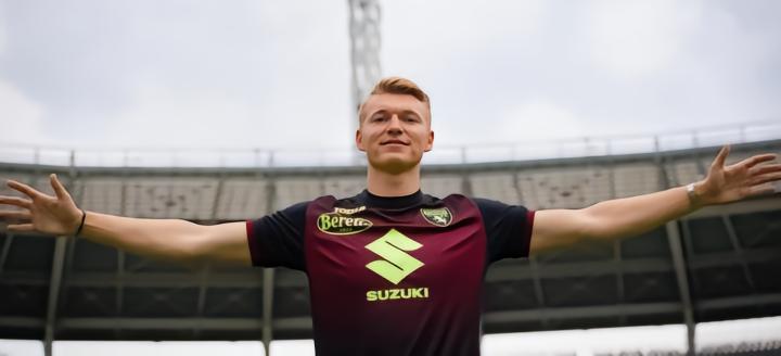 邮报：纽卡想要费兰-托雷斯，他们也进行了舒尔斯的谈判