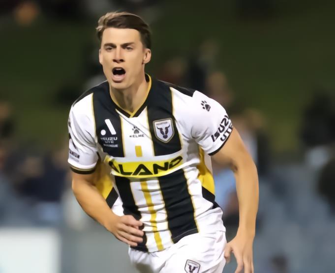 官方 : 麦克阿瑟FC与后卫麦克金续约