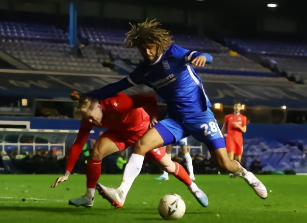 记者 : 伯明翰已向狼队后卫桑德森提出7位数的报价