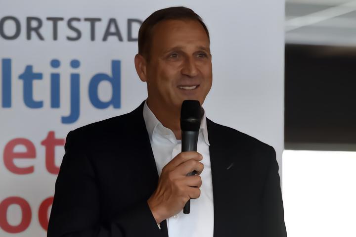 埃蒙官方：Rinse Bleeker成为球队新任总经理