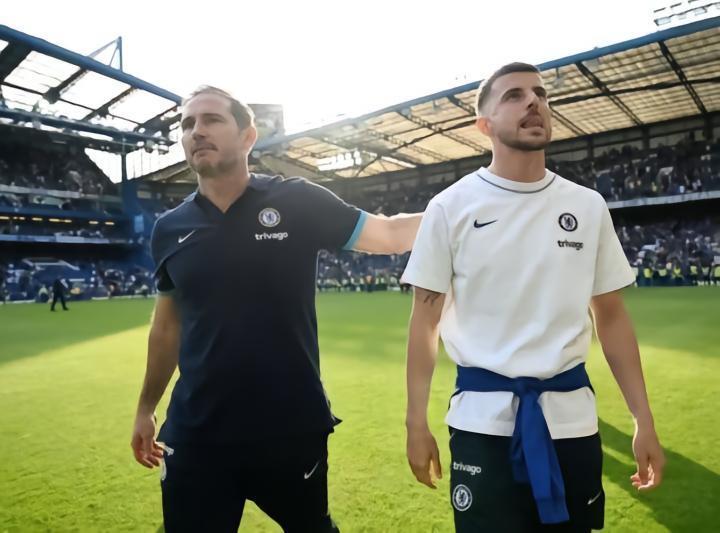 邮报：曼联和切尔西对于芒特的转会费有3000万镑分歧